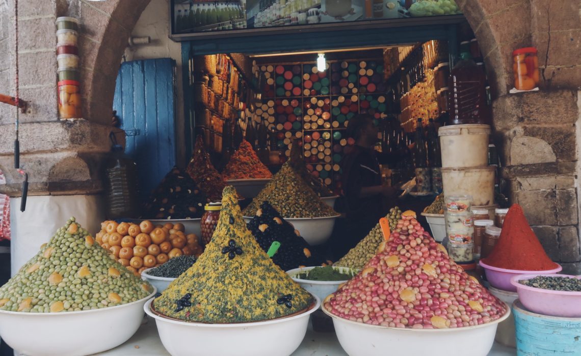 Etallage d'olives à Essaouira