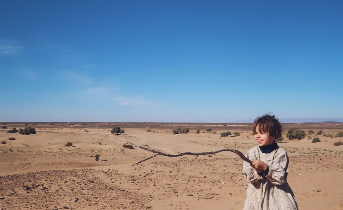 Voyage au Maroc excursion Desert Sahara Erg Chegaga avec les enfants
