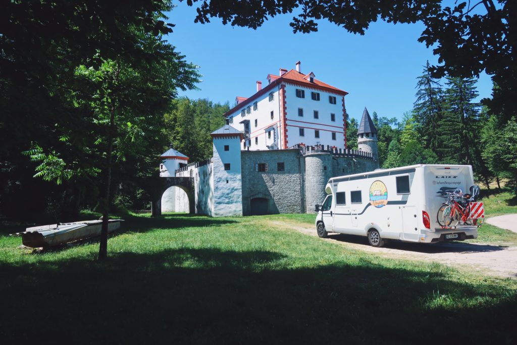 Le chateau Sneznik en Slovénie